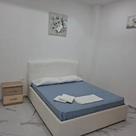 Elofira 2 *